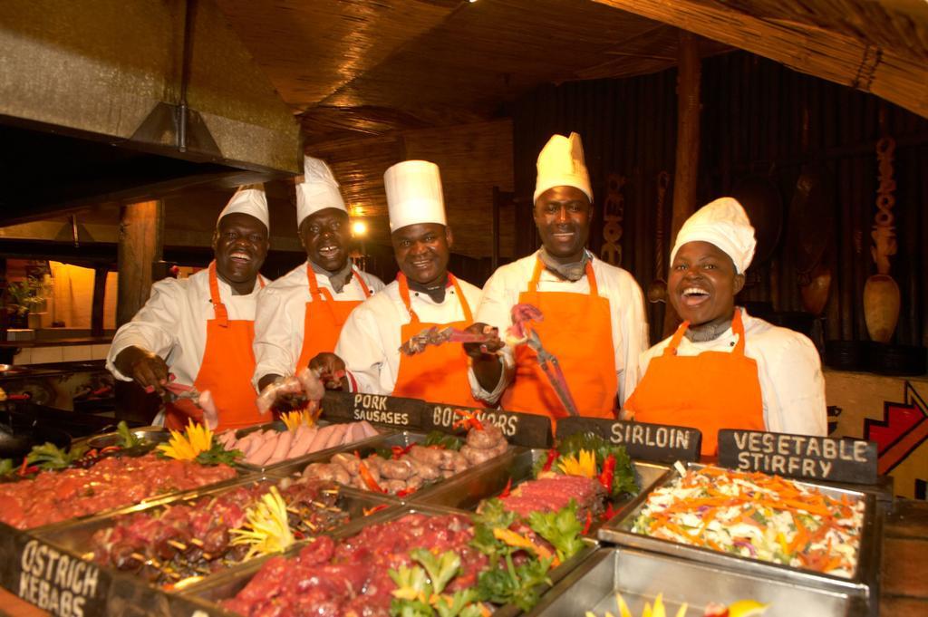 Victoria Falls Safari Suites Luaran gambar