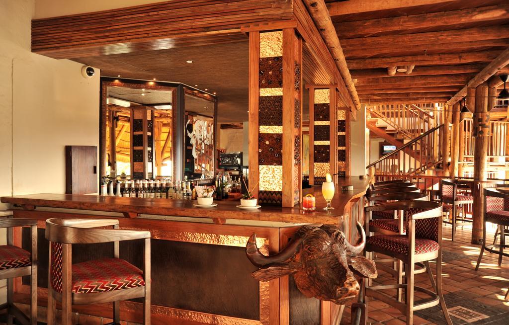 Victoria Falls Safari Suites Luaran gambar
