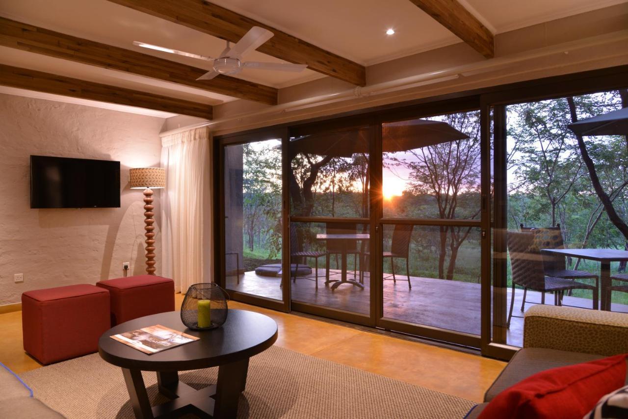 Victoria Falls Safari Suites Bilik gambar